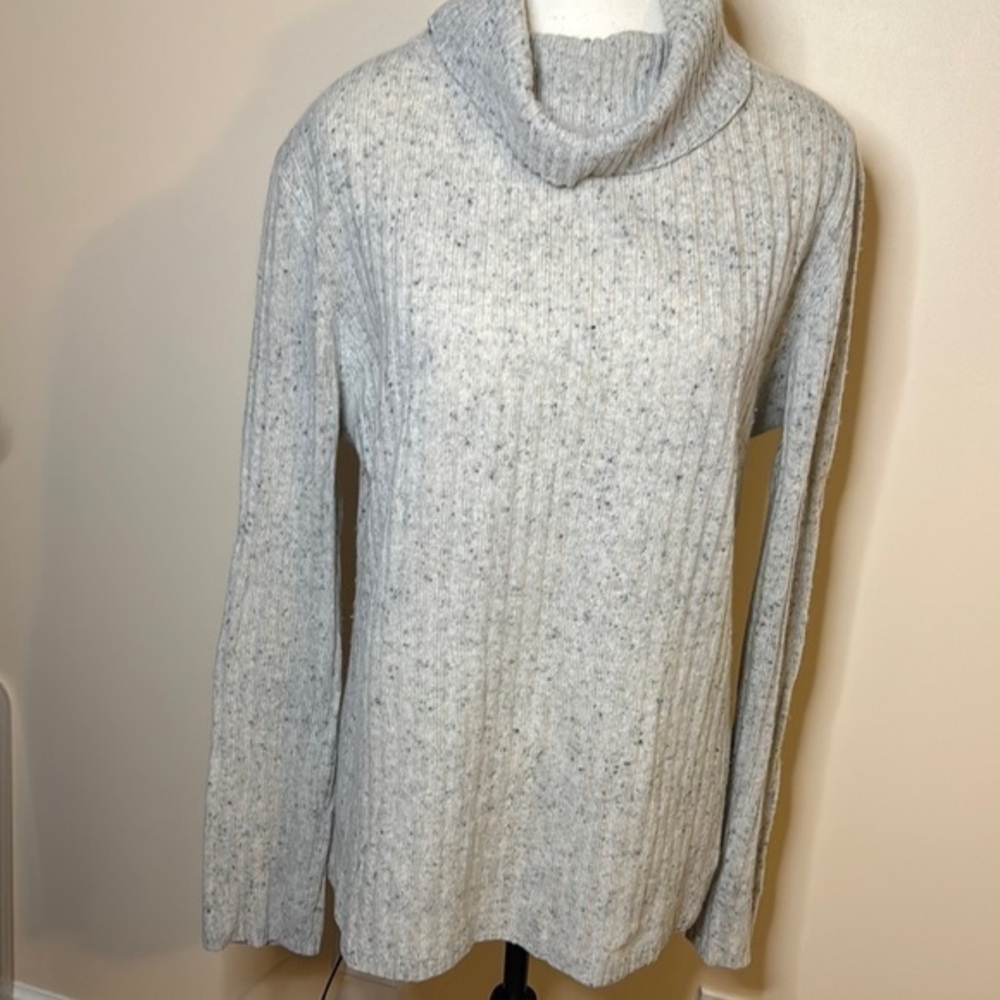 Quinn size L women’s grey soft pull‎ over cozy turtle neck sweater